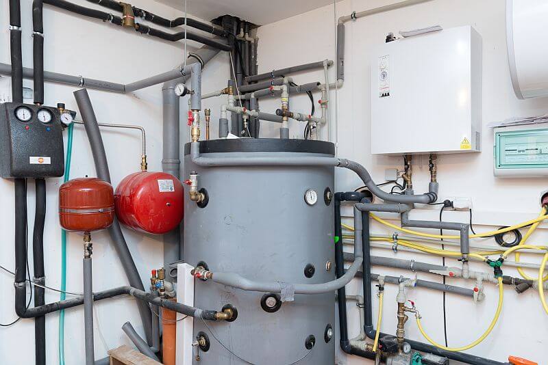 navsteva-drevostavby-srub-pro-kralovnu-sruby-pacak-interier-technicka-mistnost