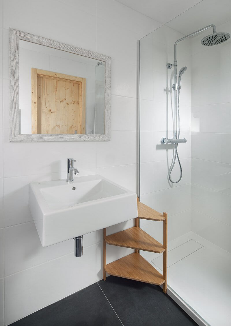 navsteva-drevostavby-unik-z-velkomesta-majo-architekti-interier-koupelna