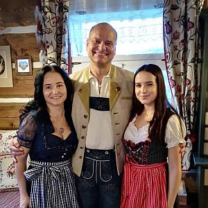 navsteva-drevostavby-vysnene-bydleni-v-tradicnim-stylu-roubenky-strihavka-majitele