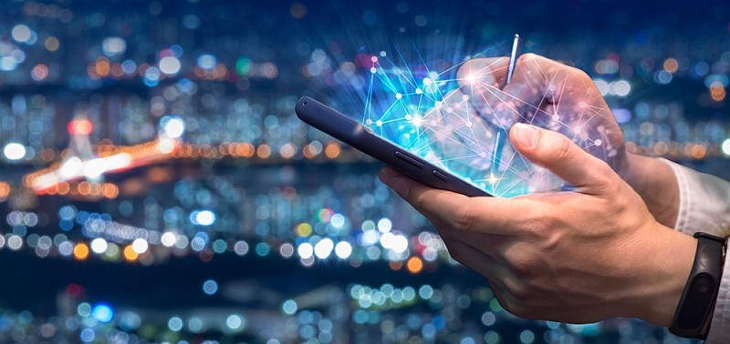 technologie-pro-chytra-mesta-ovladani-mobilnim-telefonem