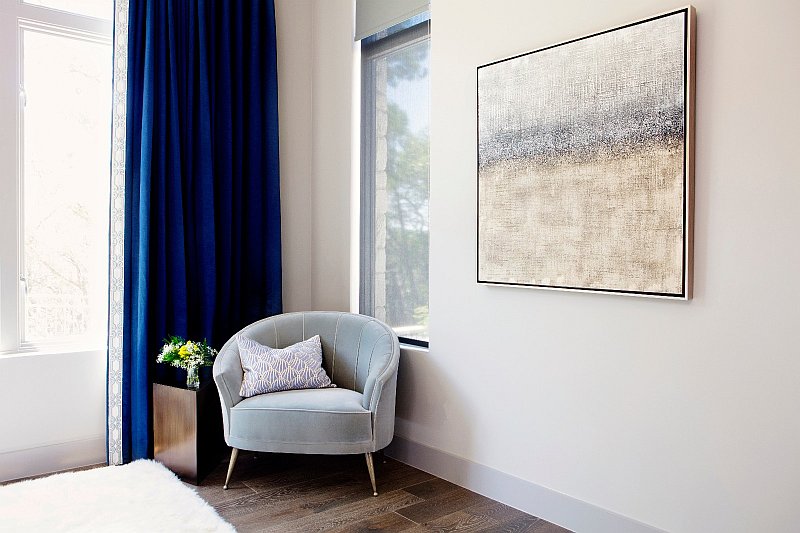 textil-v-interieru-edgy-residence-maya-armchair