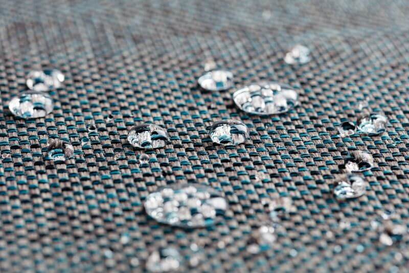 potahova-latka-na-calouneni-nabytku-s-vodoodpudivou-upravou-foto-polstrin-design