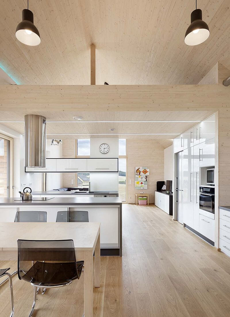 pasivni-dum-drevostavba-chytry-dum-interier-kuchyne-jidelni-stul