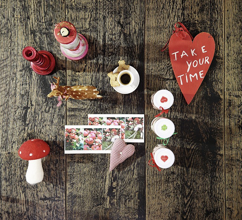 vrstvena-drevena-podlaha-dekorace