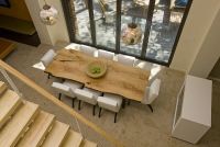 Dřevo listnat&yacute;ch stromů dod&aacute;v&aacute; n&aacute;bytku unik&aacute;tn&iacute; vlastnosti, barvu a vzhled. V&yacute;běr je překvapivě &scaron;irok&yacute;