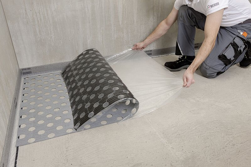 podlahove-vytapeni-perforovana-rohoz-rautherm-speed-rehau-instalace
