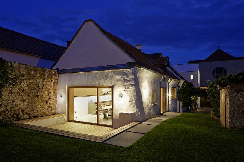 rekonstrukce-venkovske-usedlosti-cp-architektur-rakousko-jois-exterier-vecer