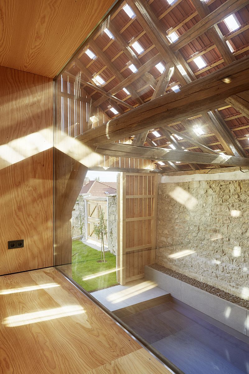 rekonstrukce-venkovske-usedlosti-cp-architektur-rakousko-jois-interier-stodola-loznice-bazen