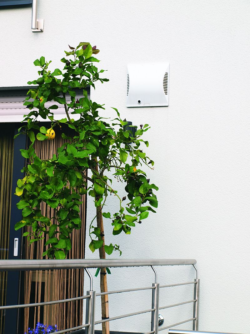 lokalni-vzuchotechnicke-jednotky-na-stene-exterier