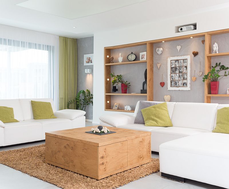 skola-interieru-z-redakcnich-navstev-drevostaveb-interier-obyvaci-pokoj-nabytek-doplnky-domaci-kino-projektor