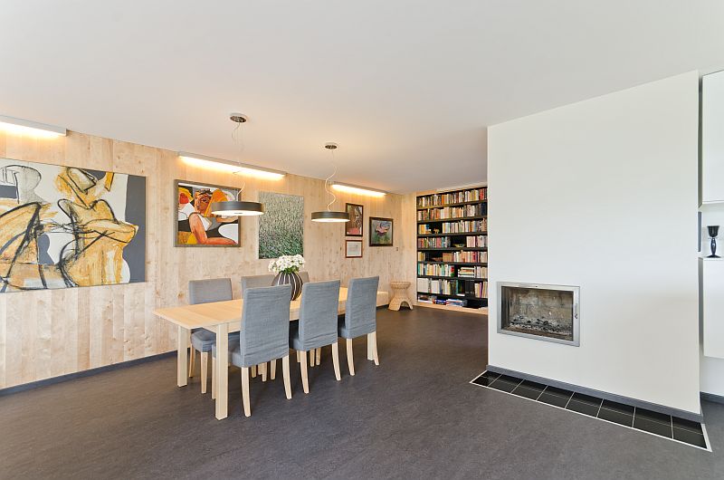 skola-interieru-z-redakcnich-navstev-drevostaveb-interier-obyvaci-pokoj-nabytek-doplnky-drevene-oblozeni-sten-moderni-obrazy