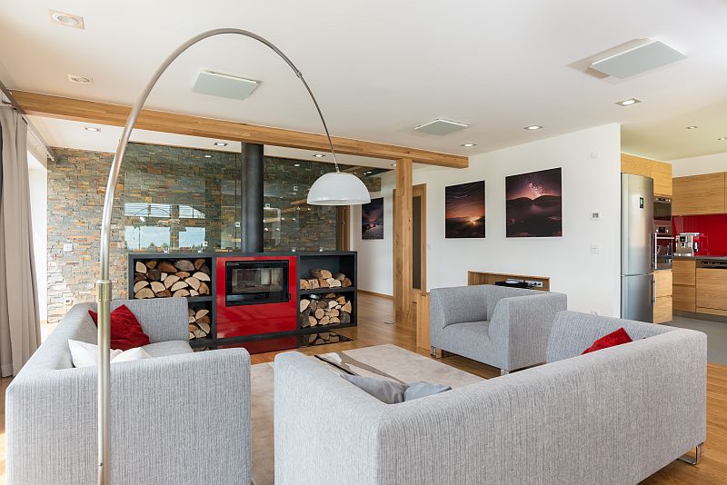 skola-interieru-z-redakcnich-navstev-drevostaveb-interier-obyvaci-pokoj-nabytek-doplnky-krb