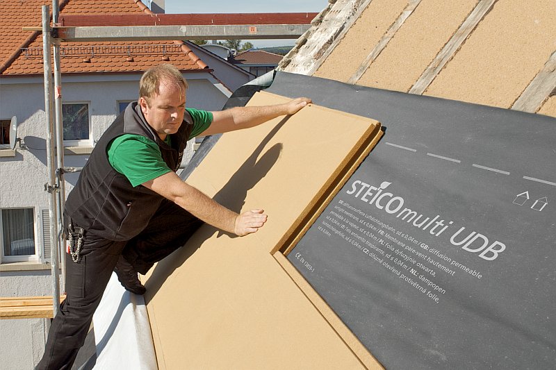 ekologicka-sanacni-deska-steico-special-dry-pro-dodatecnou-izolaci-krovu-nad-krokvemi-montaz