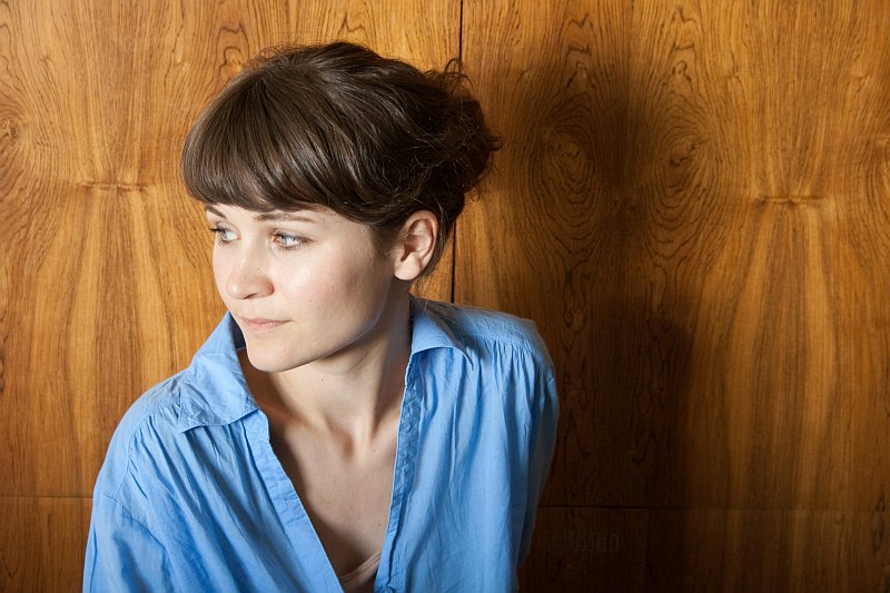 elisa-strozyk-textilie-ze-dreva