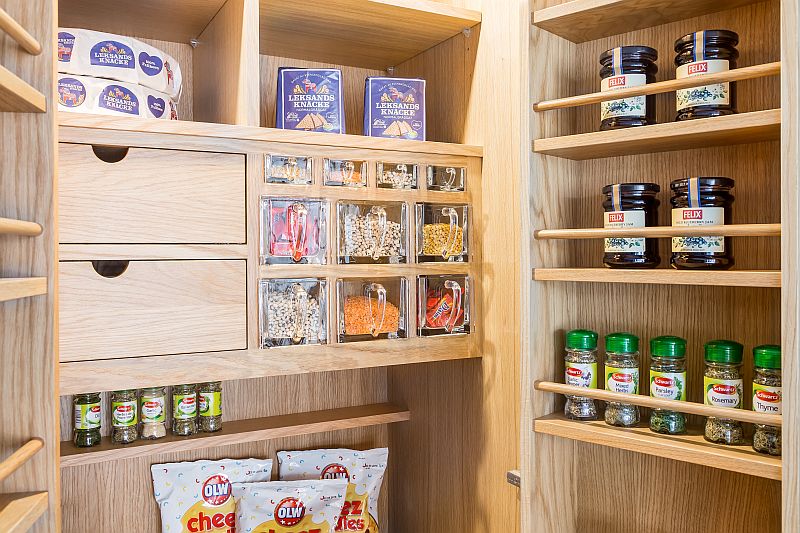 interier-kuchyne-skryte-pracovni-prosotory-a-spize-sola-kitchens