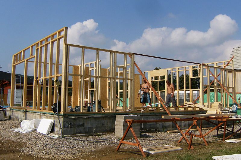 drevostavby-two-by-four-lehky-dreveny-skelet-montaz