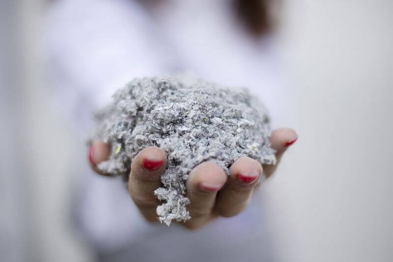 foukana-celulozova-izolace-ciur