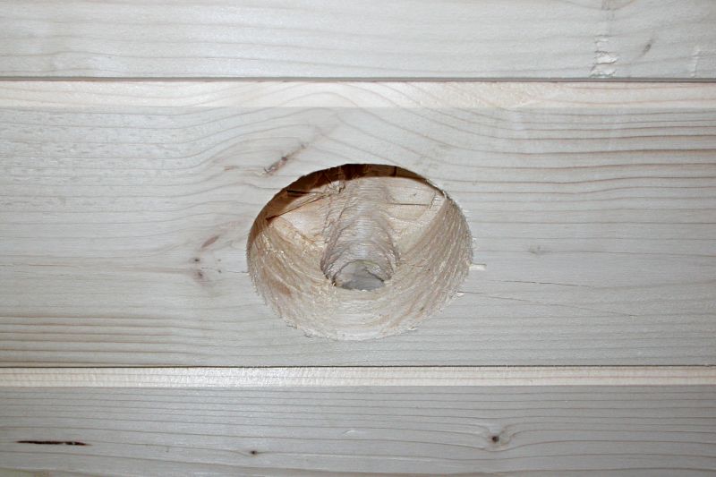 usti-prostupu-pro-vedeni-siti-v-masivni-drevostavbe