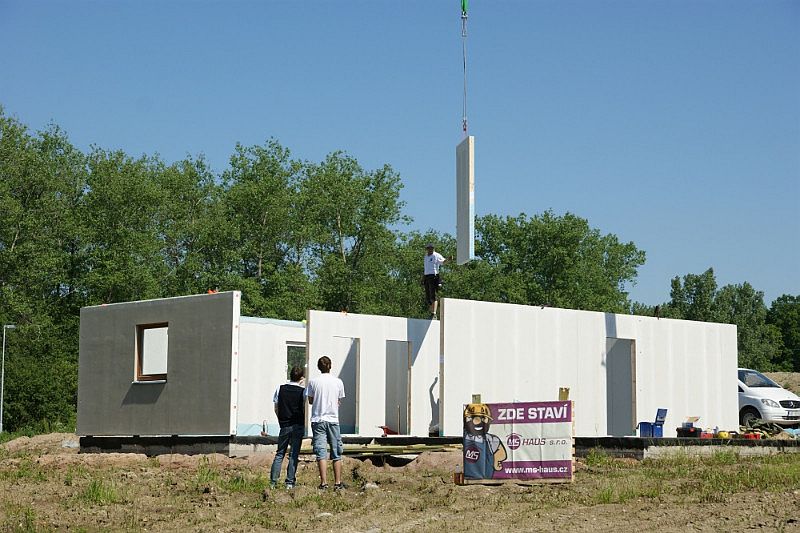montaz-panelove-drevostavby-ms-haus