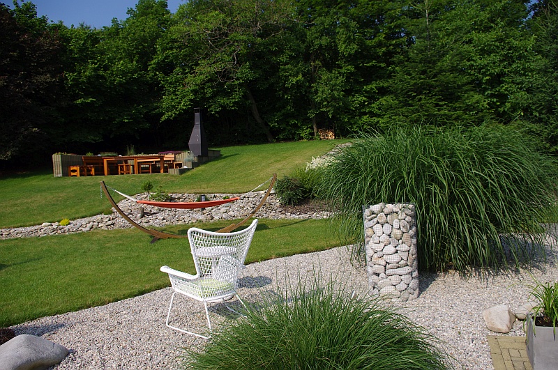 zahrada-letni-kuchyne-vyhled-do-zahrady