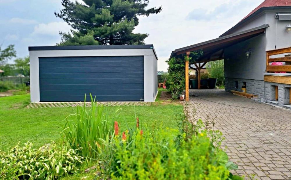 Garáž-u-dřevostavby-3