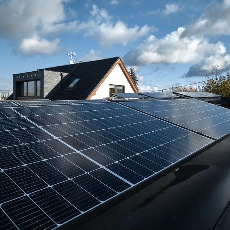 solarní-panely-na-garáži