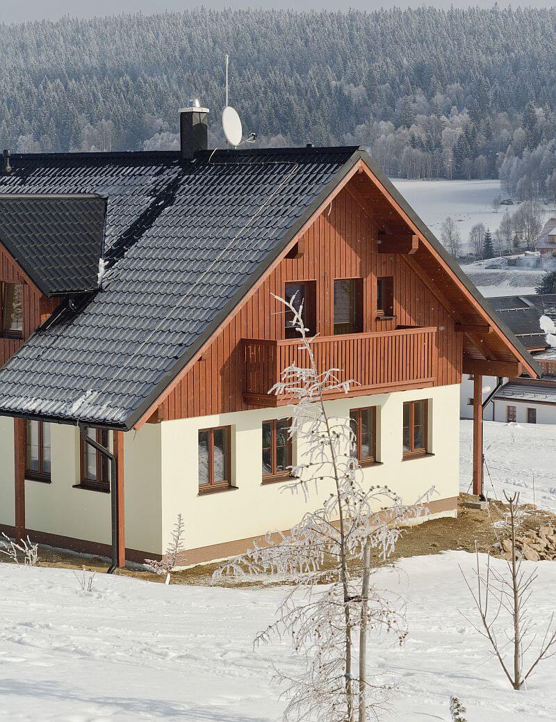 sumavska-drevostavba-detail-predek-domu