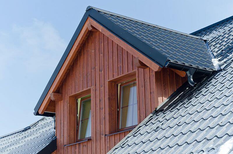 sumavska-drevostavba-detail-stresni-okno