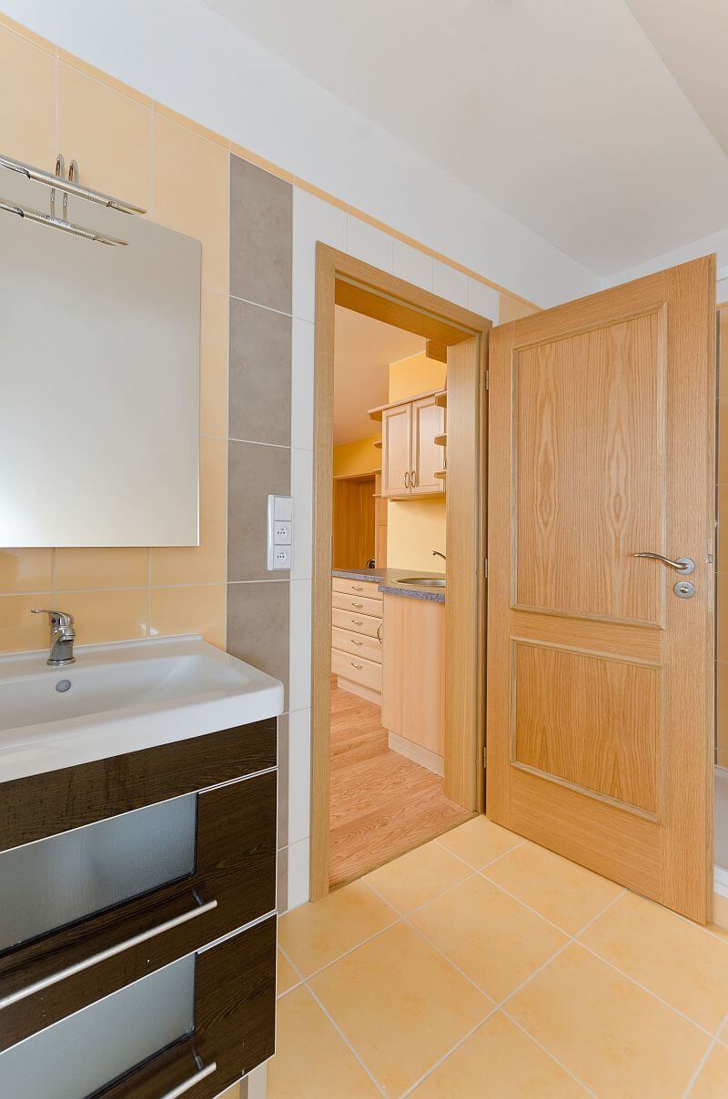 sumavska-drevostavba-koupelna