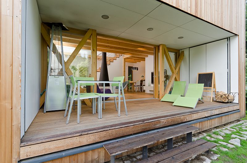 chata-pro-celorocni-bydleni-skalice-prodesi-domesi-exterier-terasa