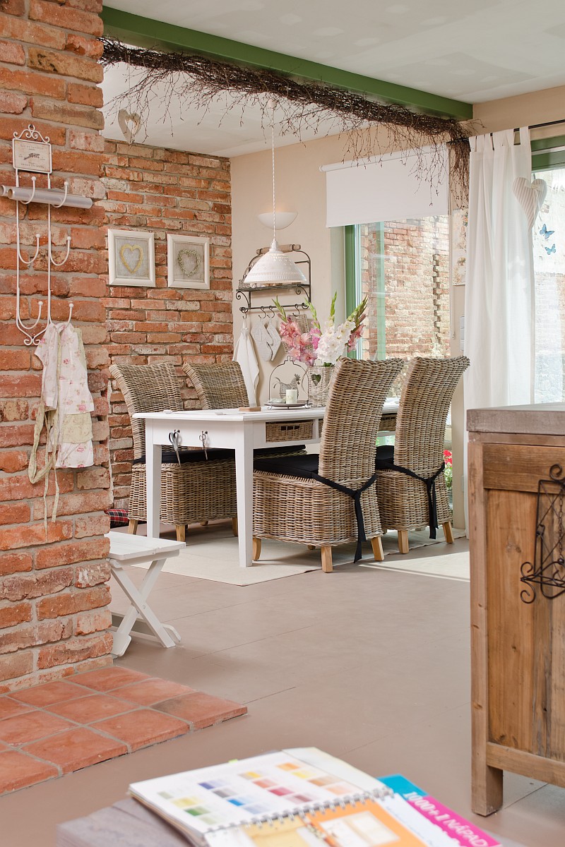 navsteva-drevostavby-bydleni-s-vuni-provence-domy-dnes-interier-obytny-prostor-4