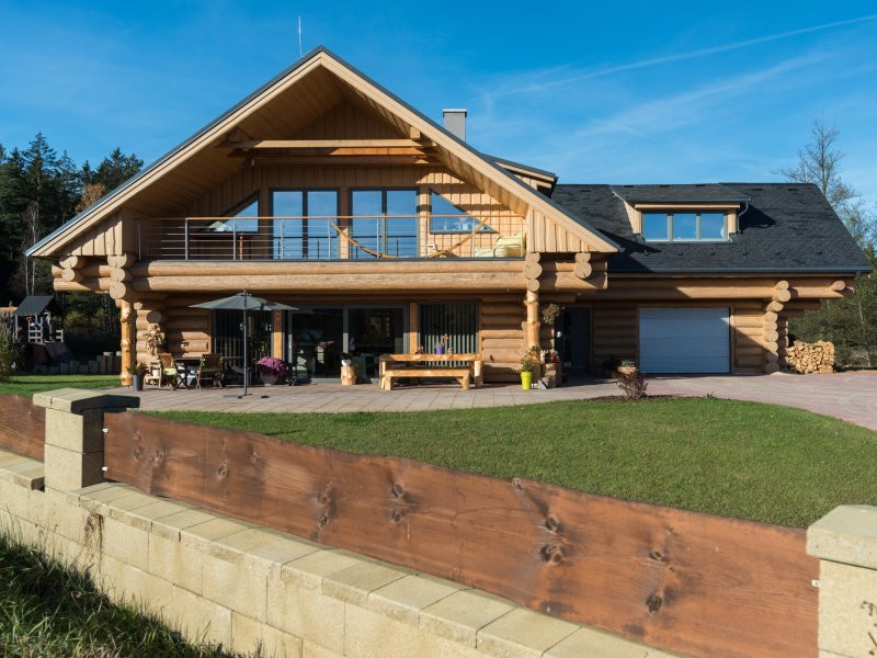 masivní dřevostavba, srub z kulatiny