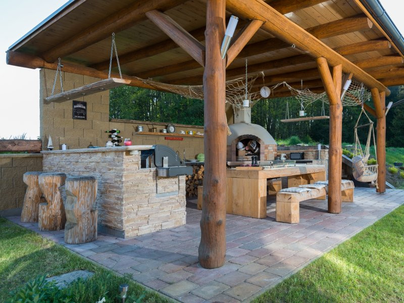 Letní kuchyně na zhradě u srubu