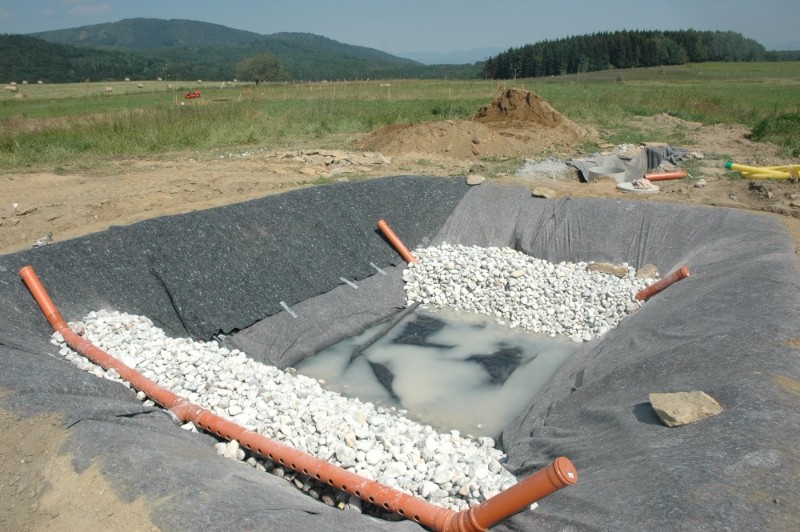 stavba kořenové čističky