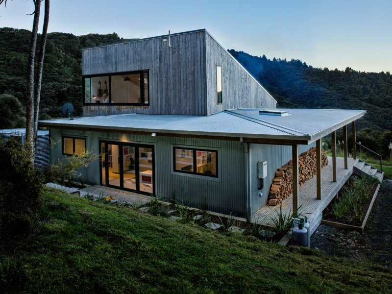 titulka 11 zadní pohled