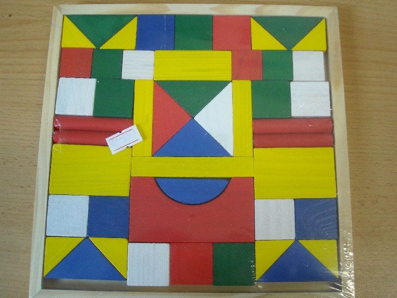 Dřevěn&aacute; hračka pro děti stavebnice