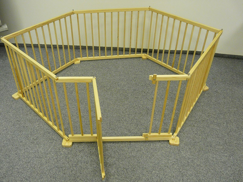 dřevěn&aacute; ohr&aacute;dka pro děti