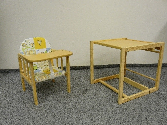 dřevěn&aacute; stolička pro děti